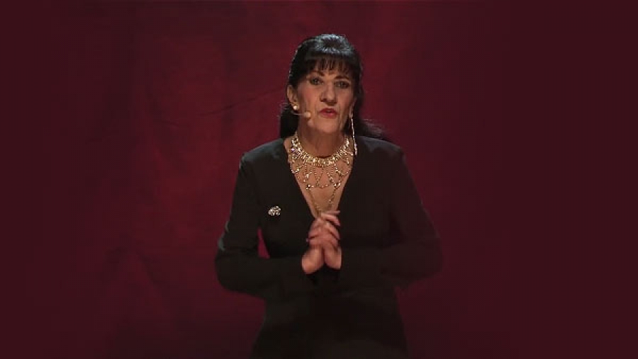 Algérie – Biyouna : « Dansez, chantez, n&rsquo;ayez pas peur, la vie est belle ! »