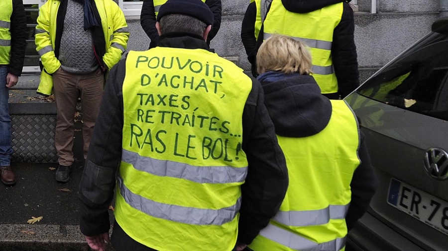 Les Gilets jaunes ne permettent pas à Macron de visiter lAlgérie
